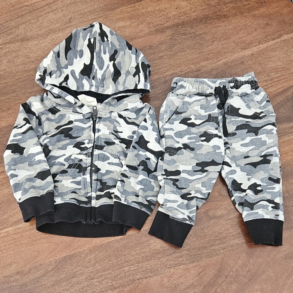 Wes And Willy Camo Kids Hoodie and Jogger Set Size 6M